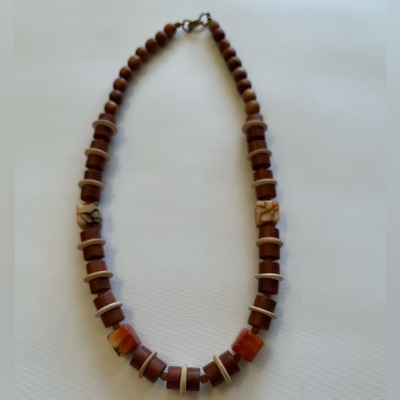 Wood Necklace handmade with natural wood - Picture 5 of 9